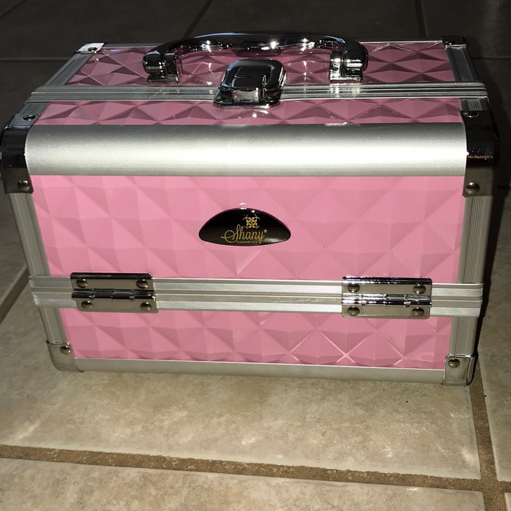 Cosmetics case
